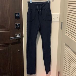 Lululemon yoga pants